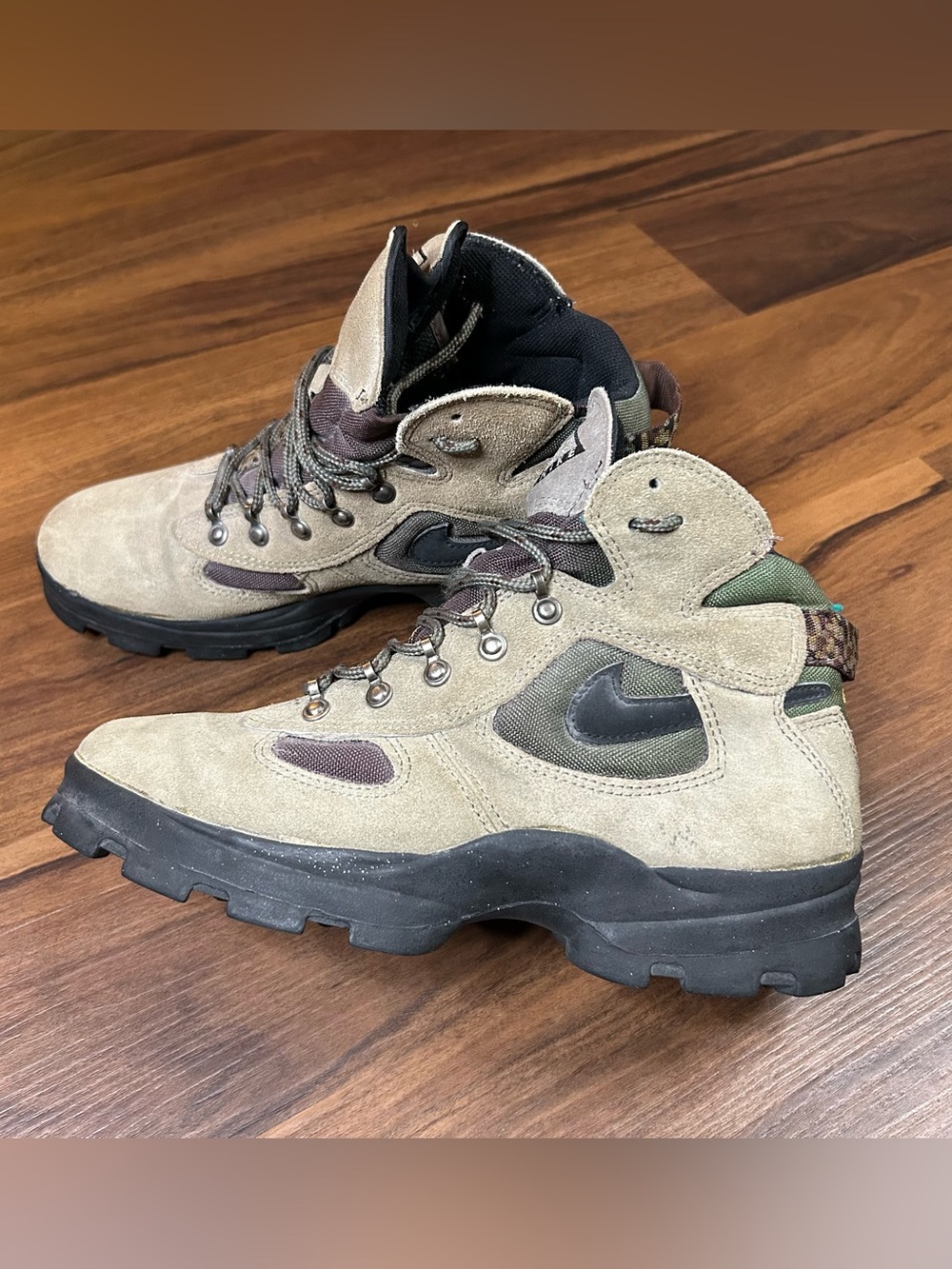 Vintage 1990s Nike ACG Air Hiking Boots Tan Olive Green Camo Trail Boots
